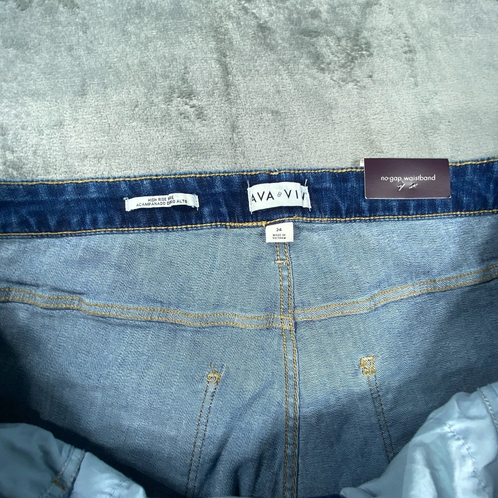 NWT Ava Viv Jeans Women 24 Blue Stretch High Rise Flare No Gap Fade Medium Wash - Picture 3 of 9
